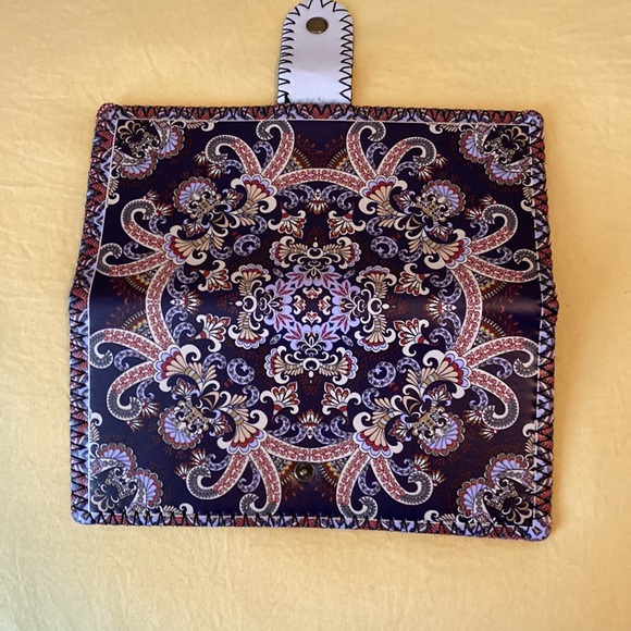 Bohemian wallet with slots to put in your credit card business cards and… - Picture 4 of 5